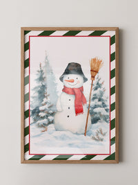 Schneemann mit rotem Schal Winterwald