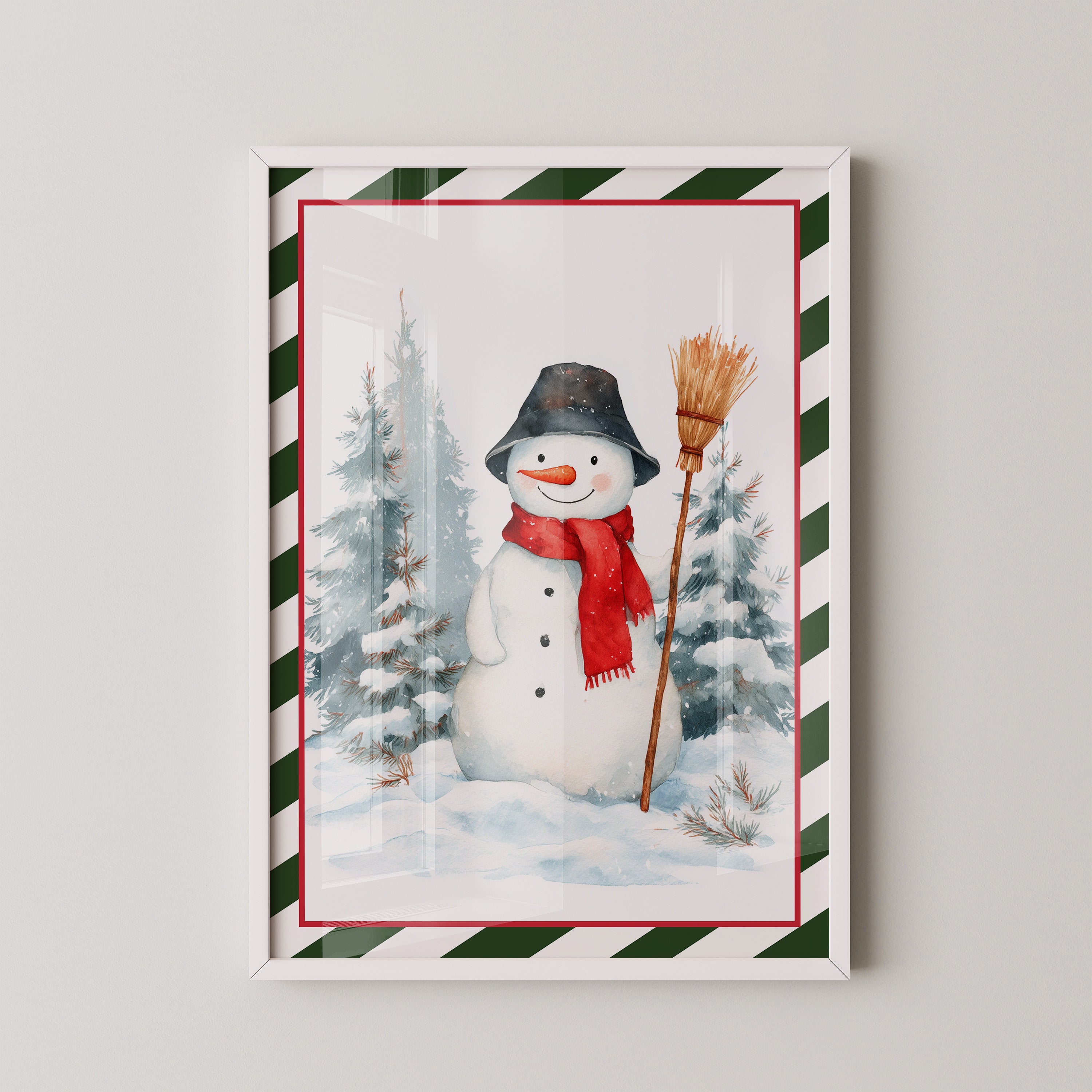 Schneemann mit rotem Schal Winterwald