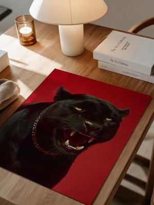 Panther rote Eleganz