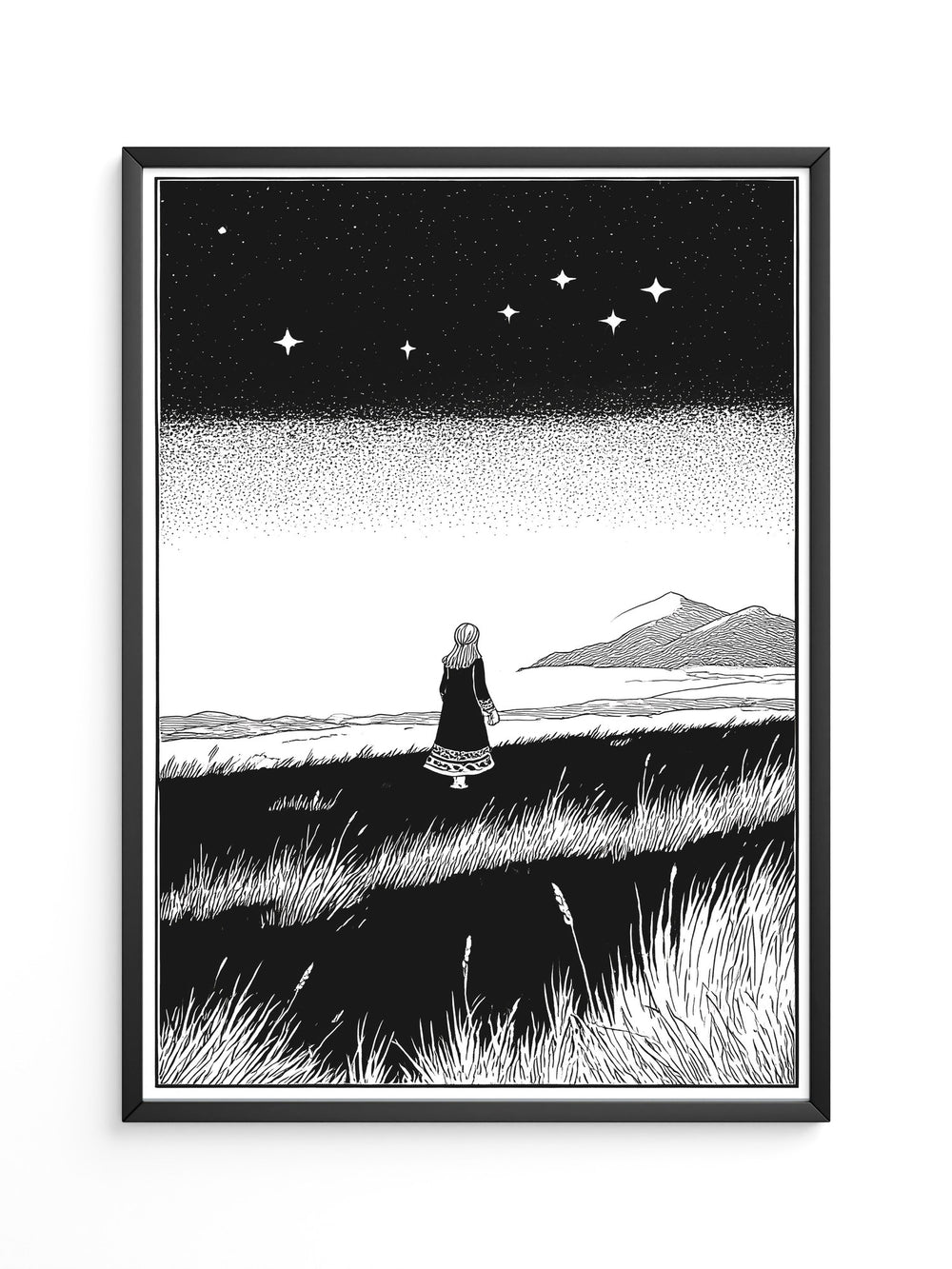 Sternennacht Frau blickt Berge