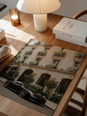 Porsche vor Pariser Blumenfassade