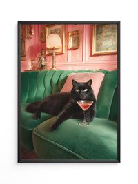 Schwarze Katze Couch Cocktailtrinken