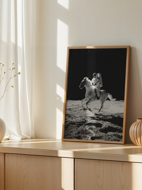 Astronaut reitet Pferd Mondlandschaft