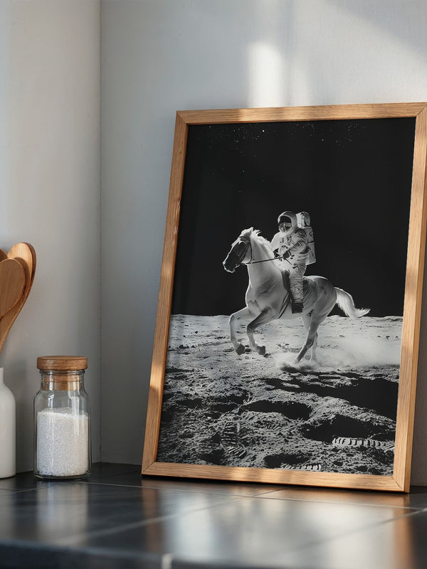 Astronaut reitet Pferd Mondlandschaft