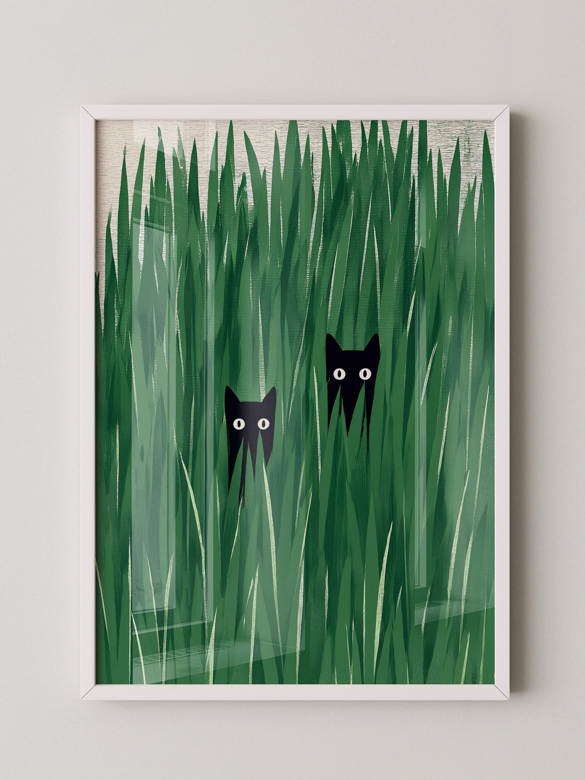Schwarze Katzen im hohen Gras