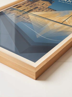 Louvre Pyramide reflektierend
