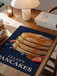 Pancakes mit Honig und Beeren