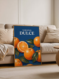 Orangen auf Blauem Hintergrund