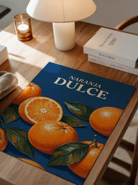 Orangen auf Blauem Hintergrund