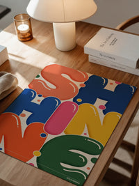 Bunte Buchstaben im Pop-Art Stil
