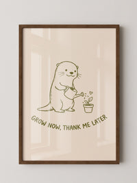 Niedlicher Otter pflanzt Liebe