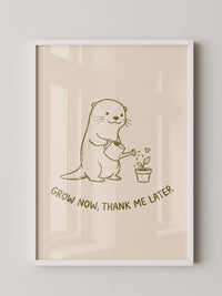 Niedlicher Otter pflanzt Liebe
