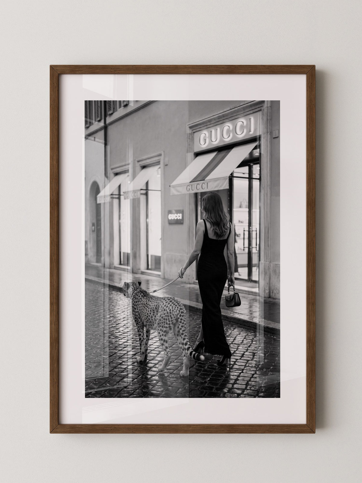 Elegante Frau mit Gepard Retro