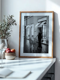 Elegante Frau mit Gepard Retro