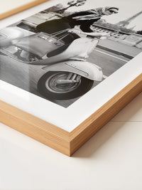Eiffelturm Vespa Fahrt Retro Stil