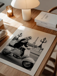 Eiffelturm Vespa Fahrt Retro Stil