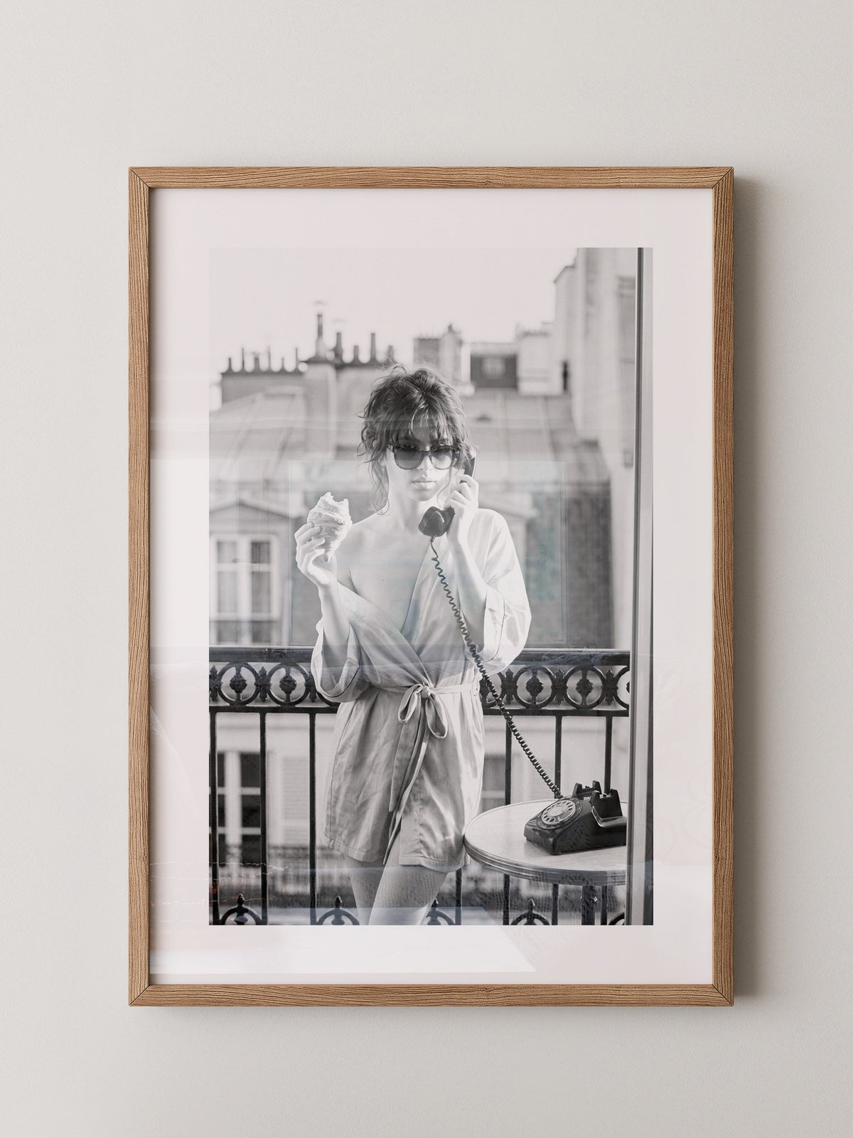 Paris Balkon Frühstück S/W