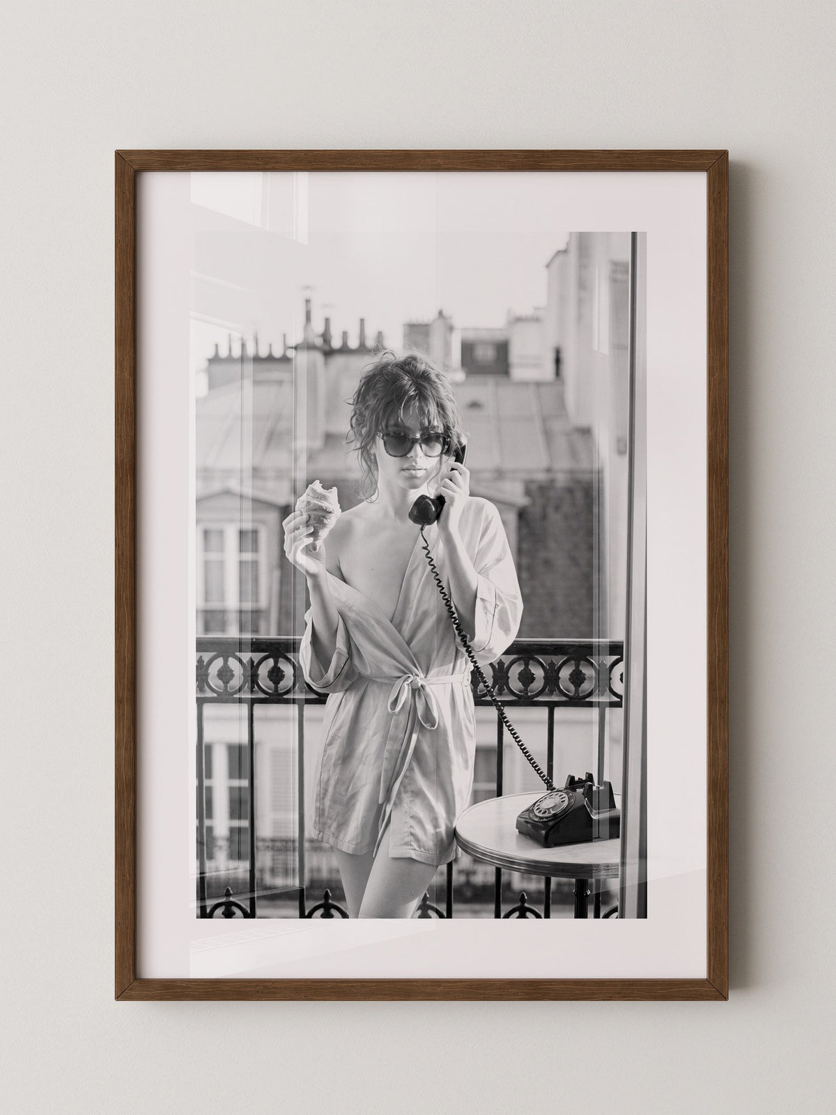 Paris Balkon Frühstück S/W