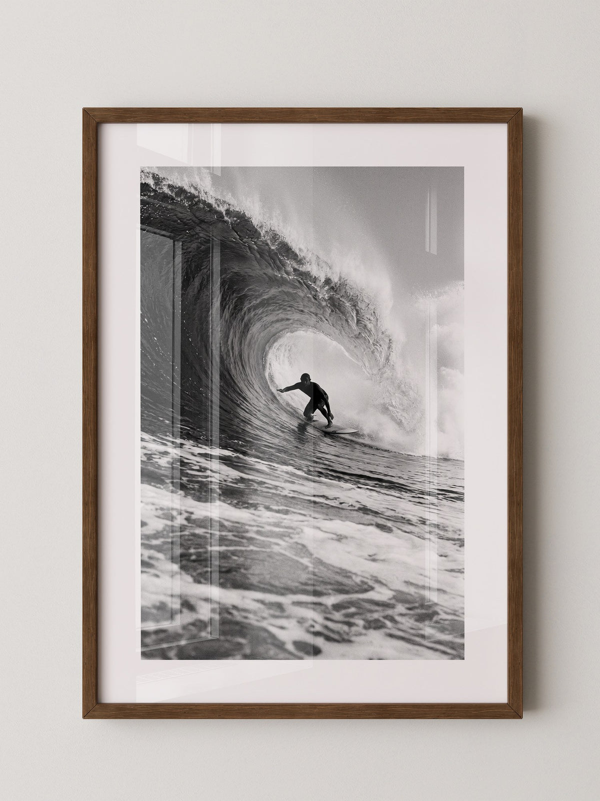 Surfer Riesenwelle Schwarzweiß