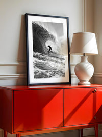 Surfer Riesenwelle Schwarzweiß