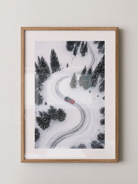 Auto S-Kurve Winterlandschaft