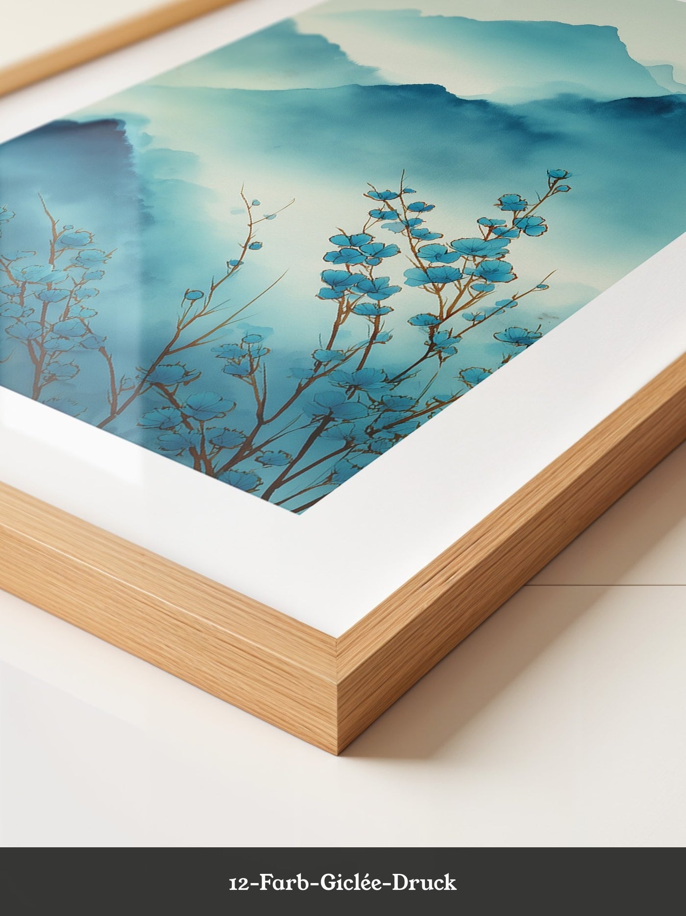 Blaue Blüten Berglandschaft