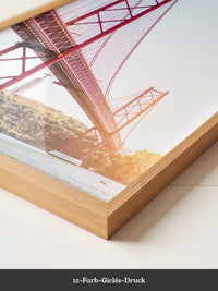 Rote Brücke Sonnenlicht