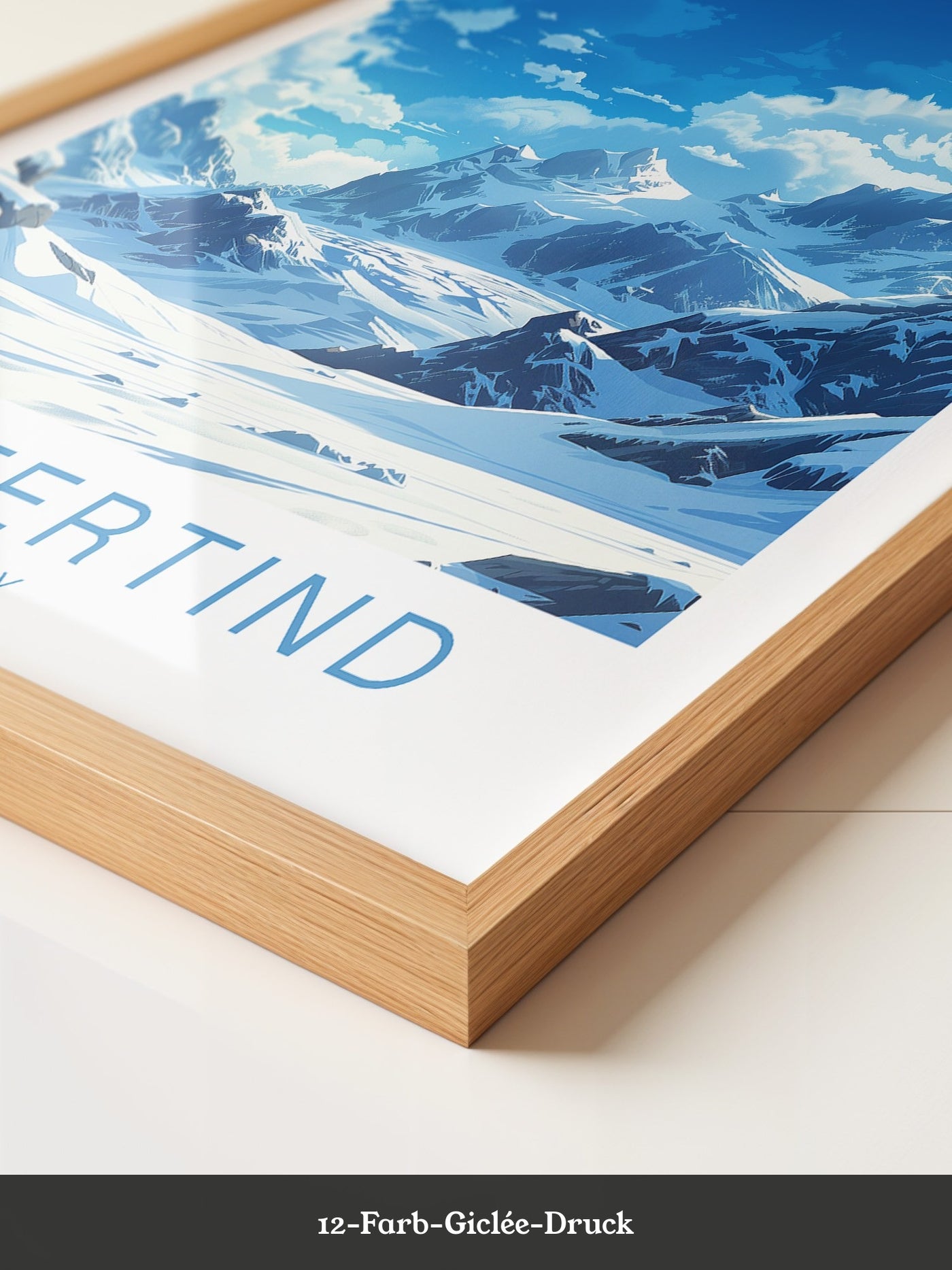 Schneebedeckte Berge in Blau