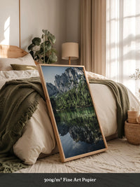 Bergsee Spiegelung alpines Grün
