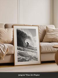 Surfer Riesenwelle Schwarzweiß