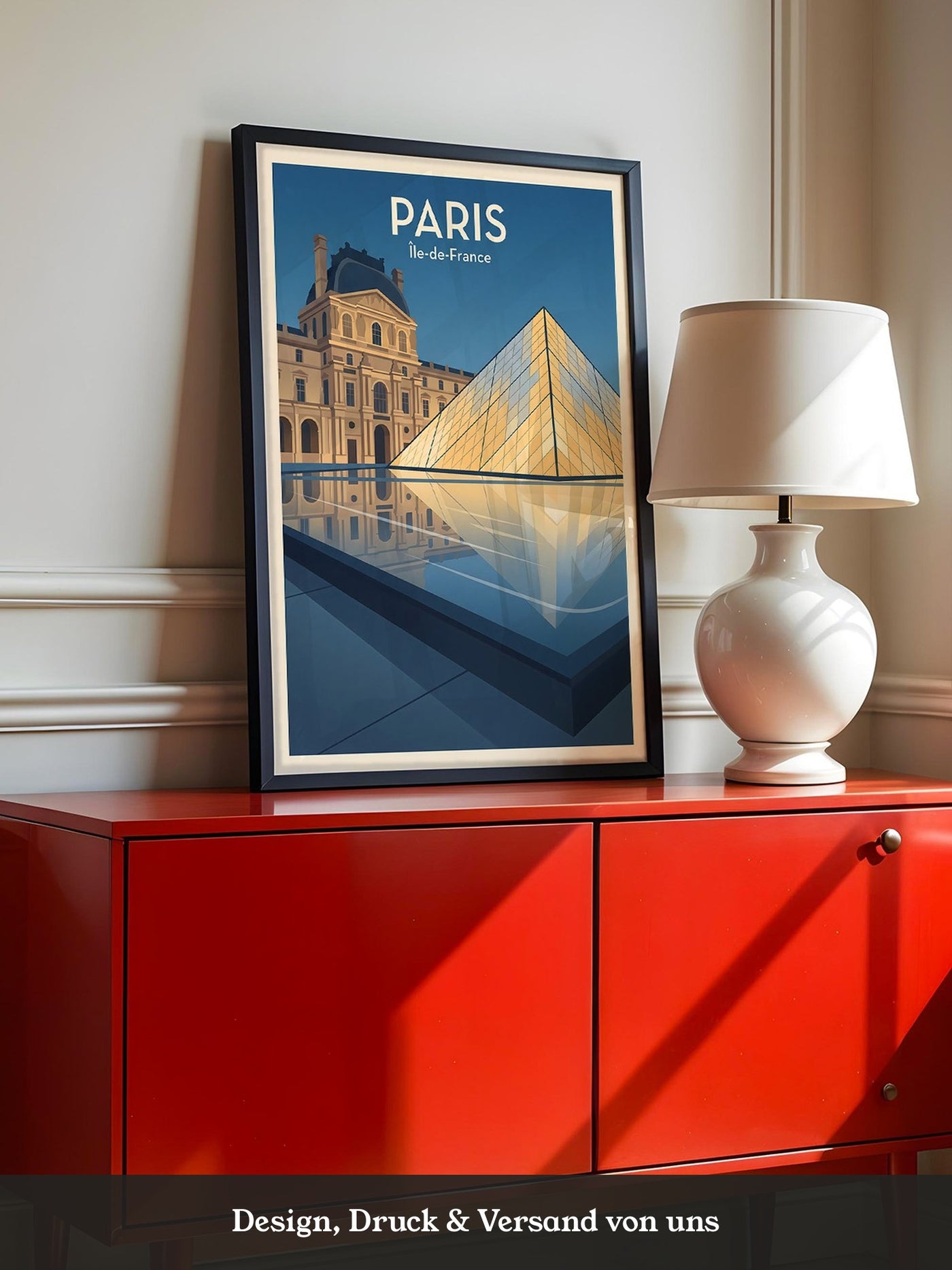 Louvre Pyramide reflektierend