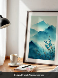 Blaue Blüten Berglandschaft
