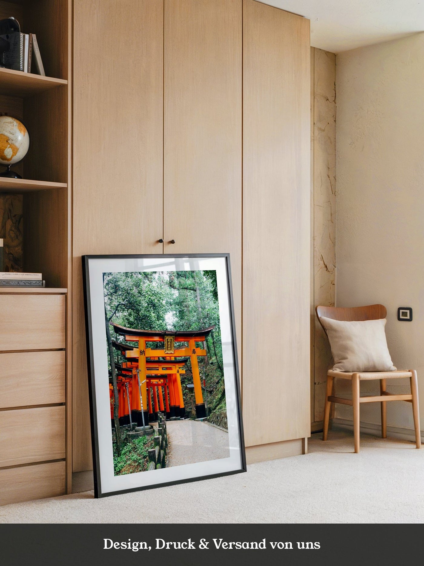 Torii Pfad leuchtend Orange