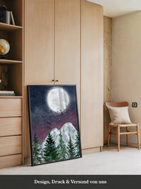 Vollmond über schneebedeckten Tannen