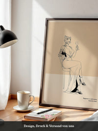 Leopard Frau elegant drinkend