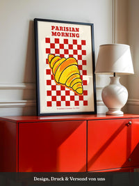 Croissant auf Rot-Weiß Karomuster