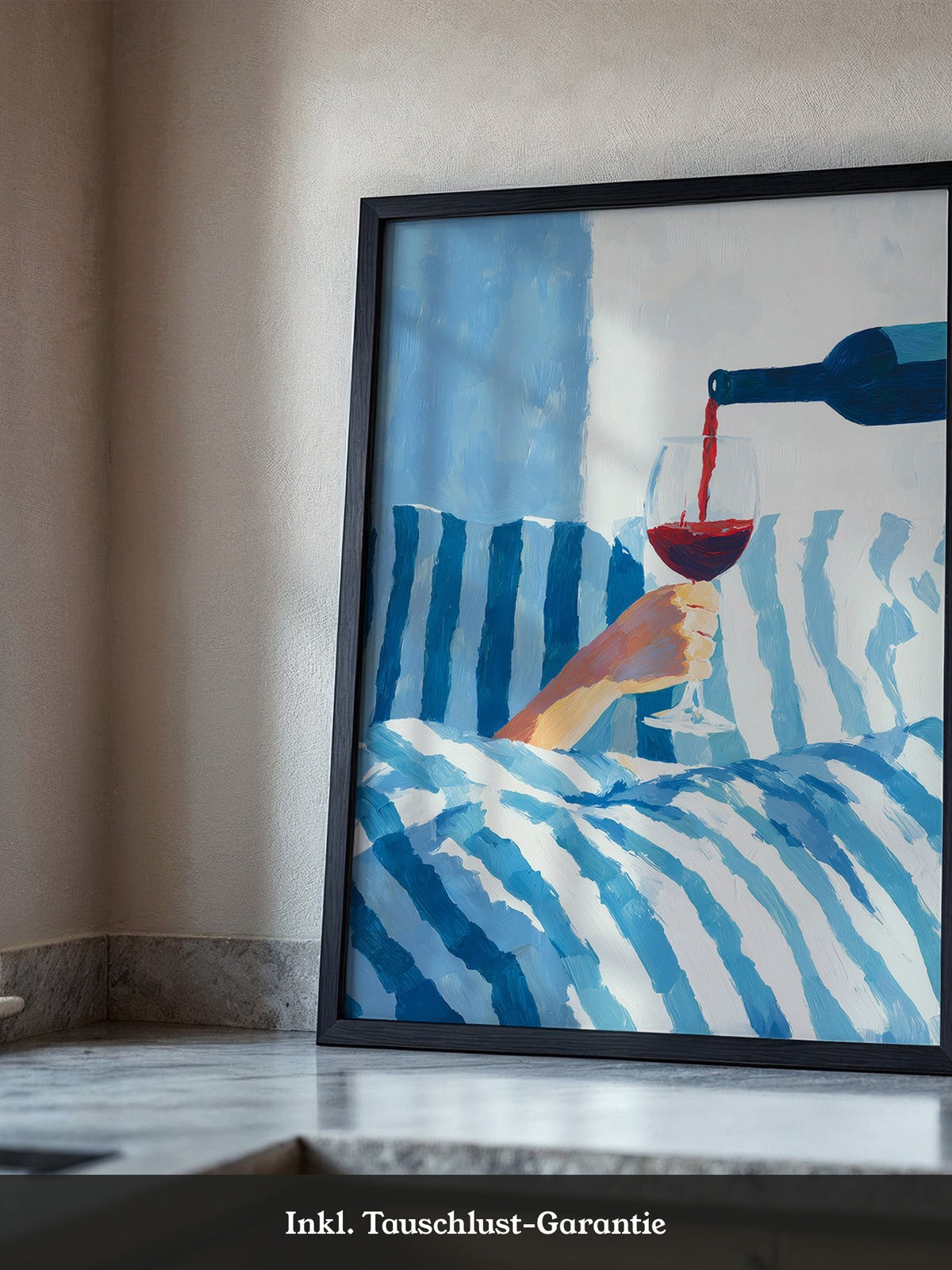 Weinglas im Bett stilisiert