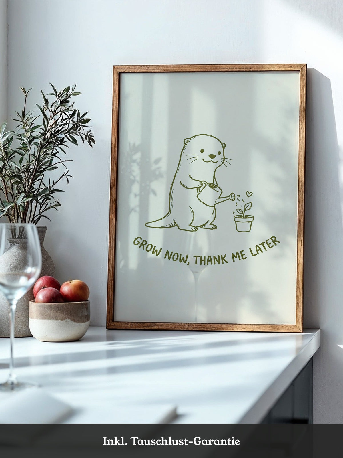 Niedlicher Otter pflanzt Liebe