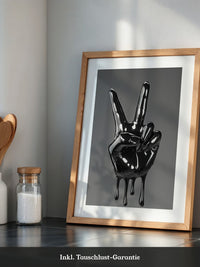 Schwarze Hand flüssig