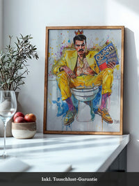 Mann gelber Anzug auf Toilette