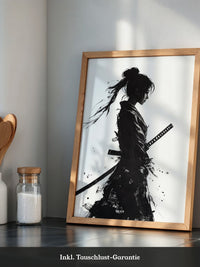 Kriegerin der Stille – Samurai-Frau in Tusche