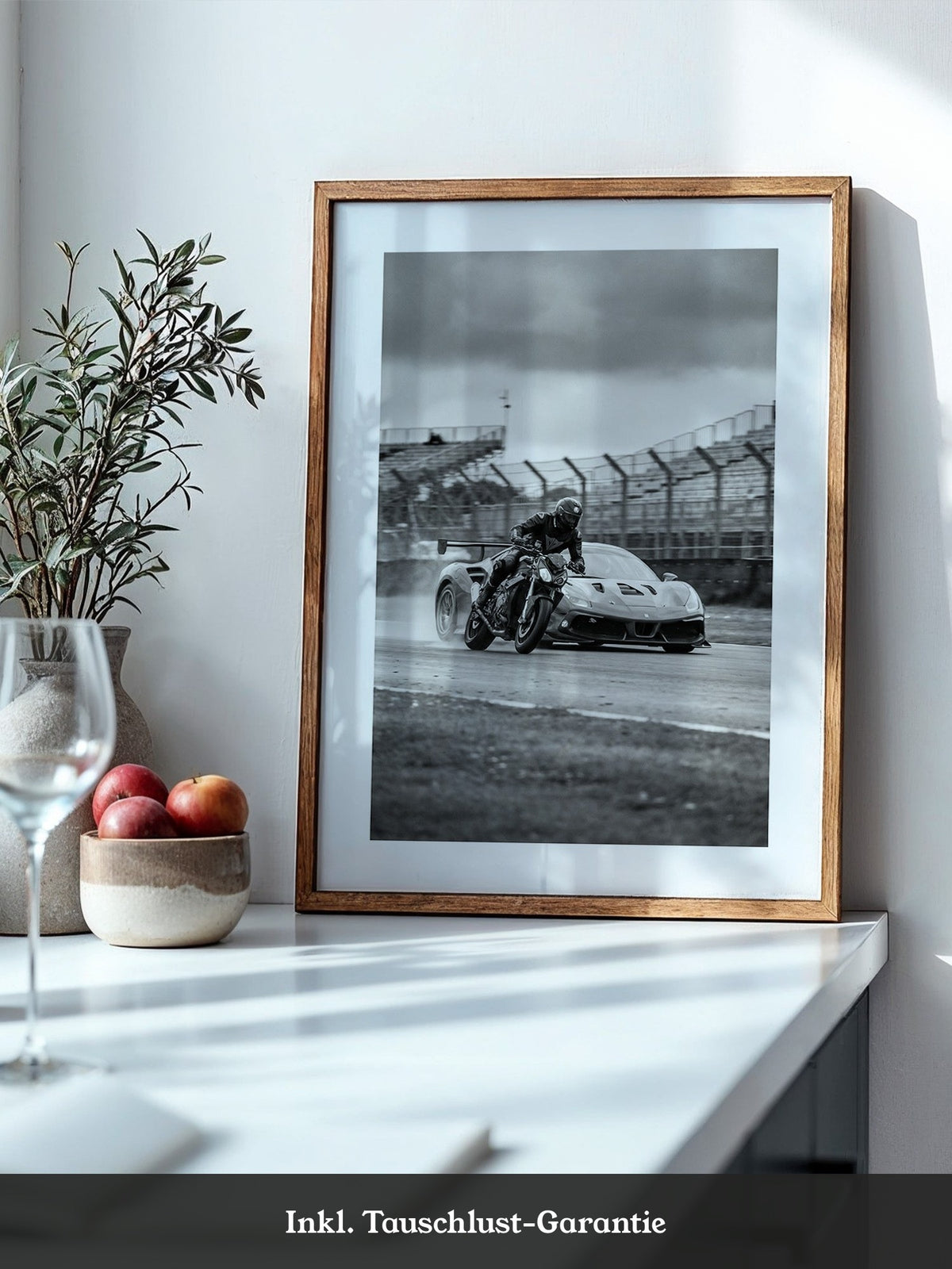 Motorrad und Sportwagen Rennen