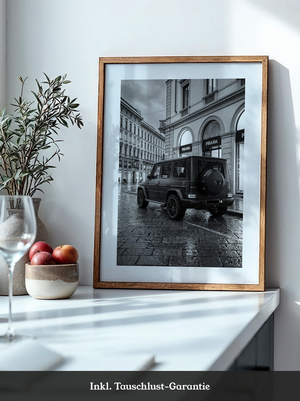 Luxus SUV Stadtansicht S/W