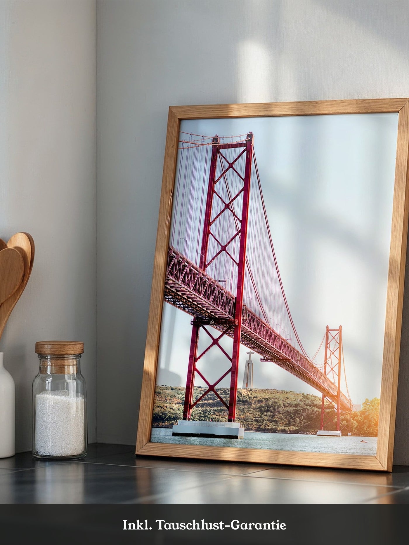 Rote Brücke Sonnenlicht