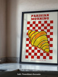 Croissant auf Rot-Weiß Karomuster