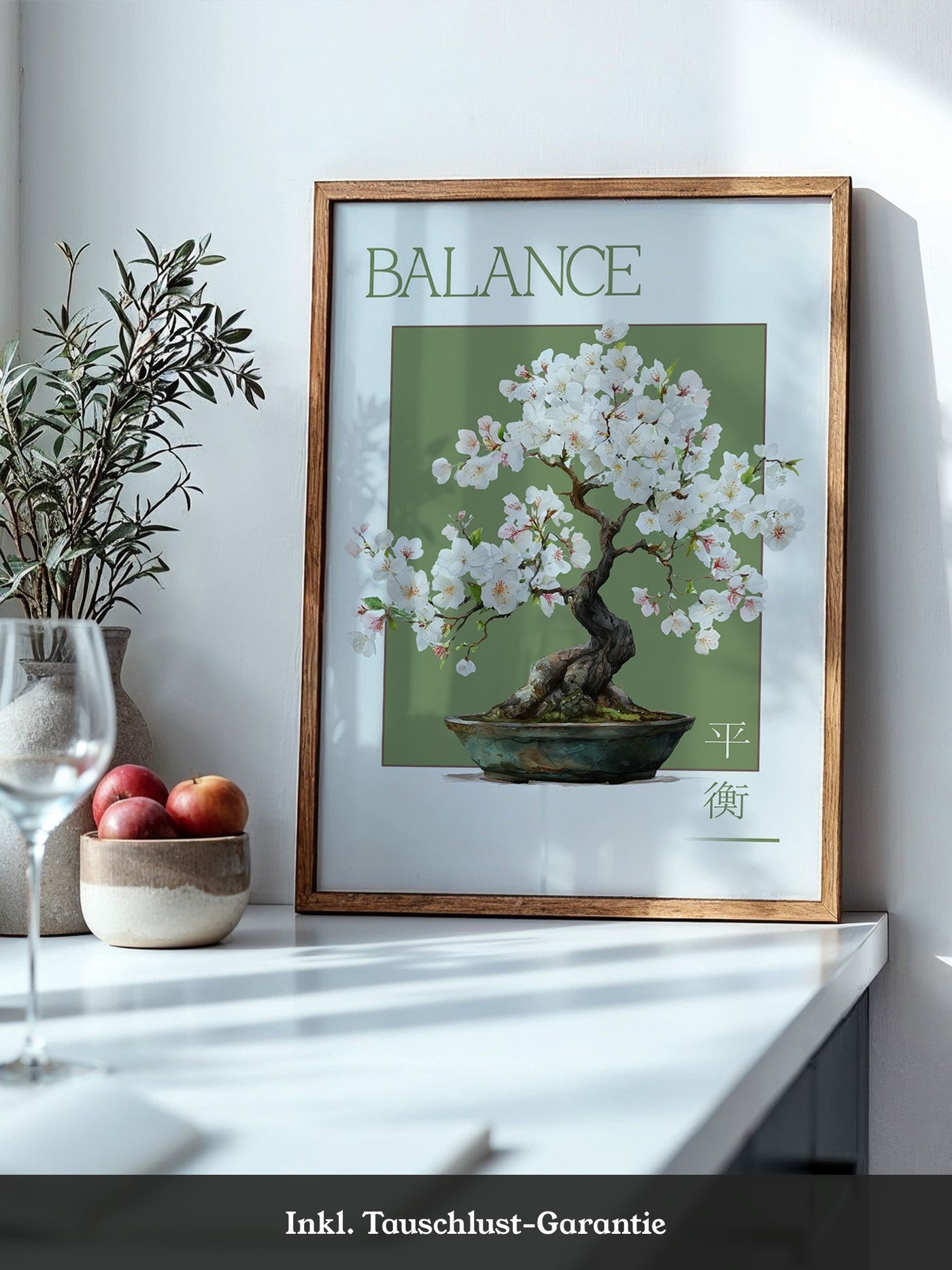 Bonsaibaum Blüten zartgrüner Hintergrund