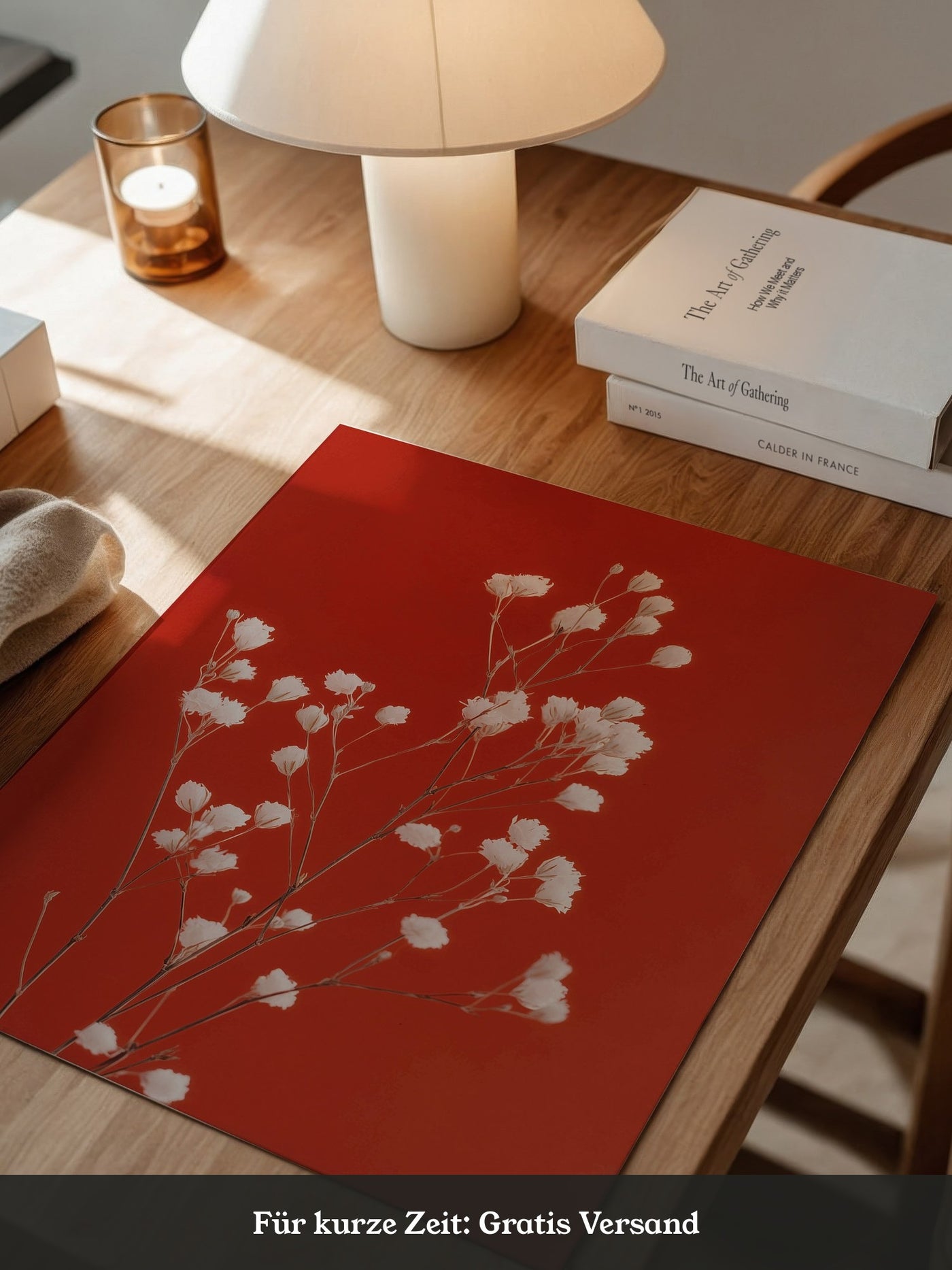 Weiße Blüten Roter Hintergrund