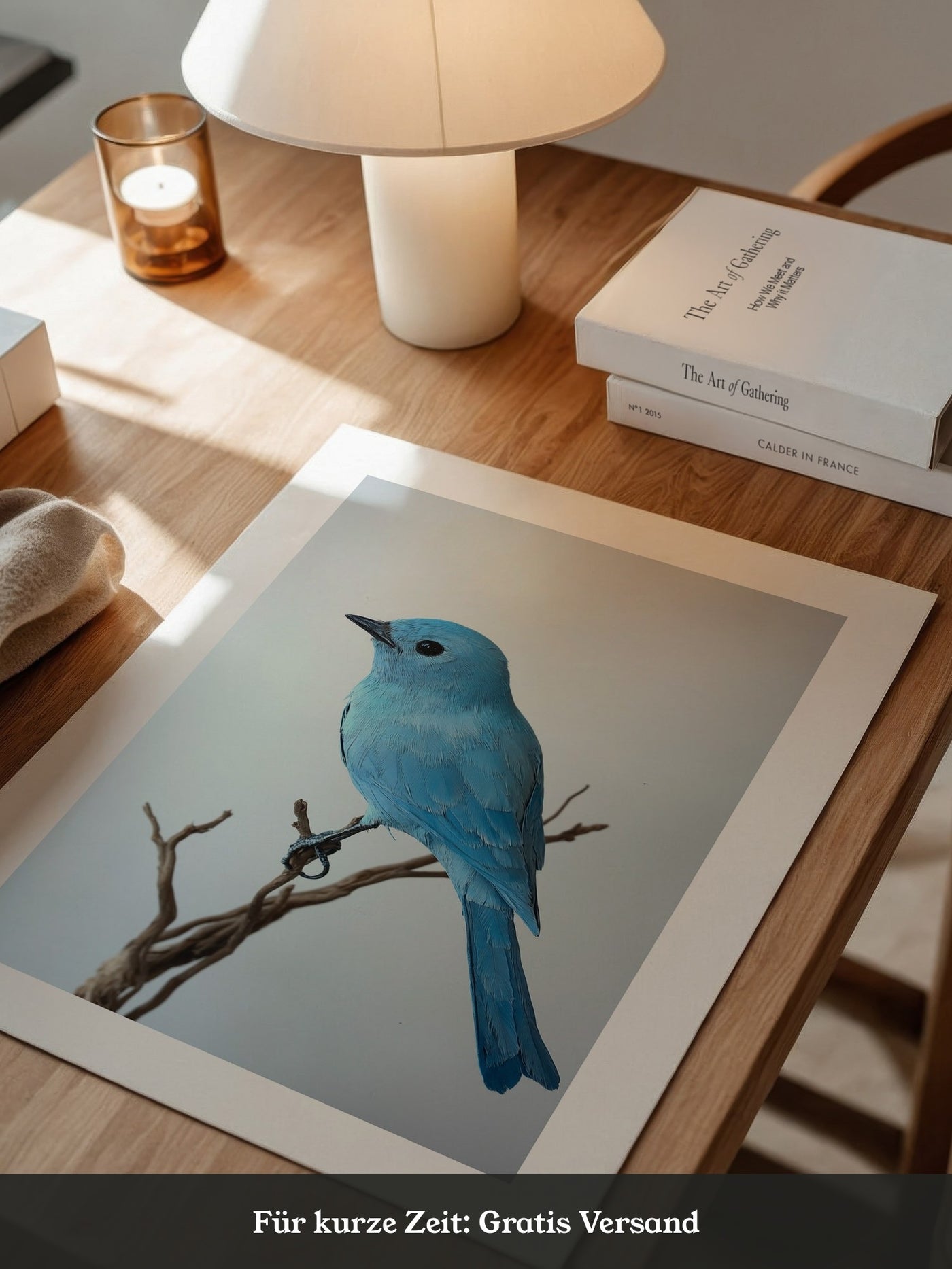 Blauer Vogel auf Zweig