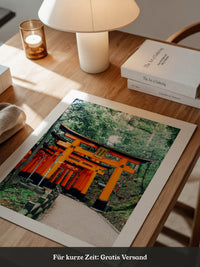 Torii Pfad leuchtend Orange