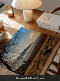 Winterbaum Berglandschaft Goldlicht